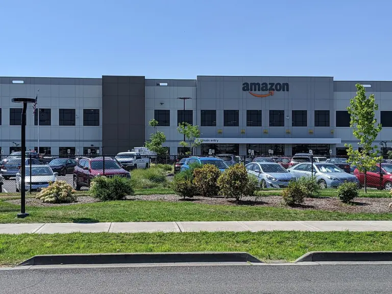 Amazonov logistički centar u Troutdaleu u Oregonu